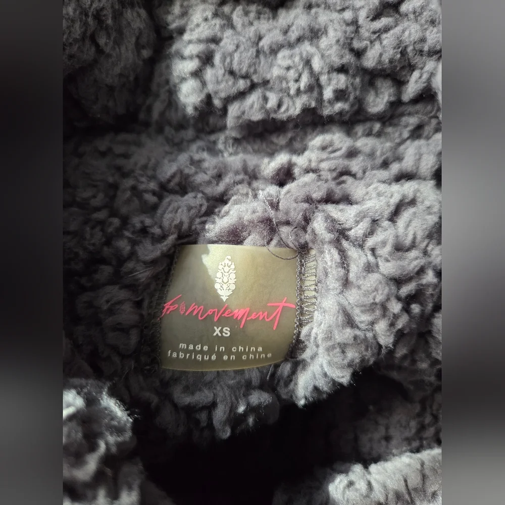 Free People Movement Hit The Slopes Silver Metallic Sequin Shiny Jacket Size XS - Picture 7 of 7